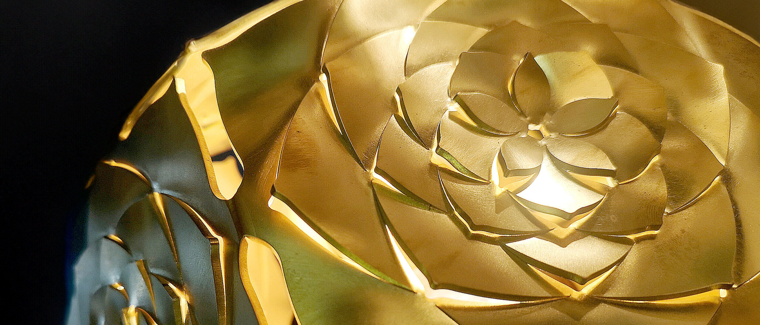 Dodecahedron Platonic Solid Sculpture: The Sun (Matte Finish)
Detailed perspective of KAGE's Dodecahedron Platonic Solid Sculpture "The Sun" in matte finish, with patterns echoing the radiant dance of sun rays, capturing Ether's grandeur.