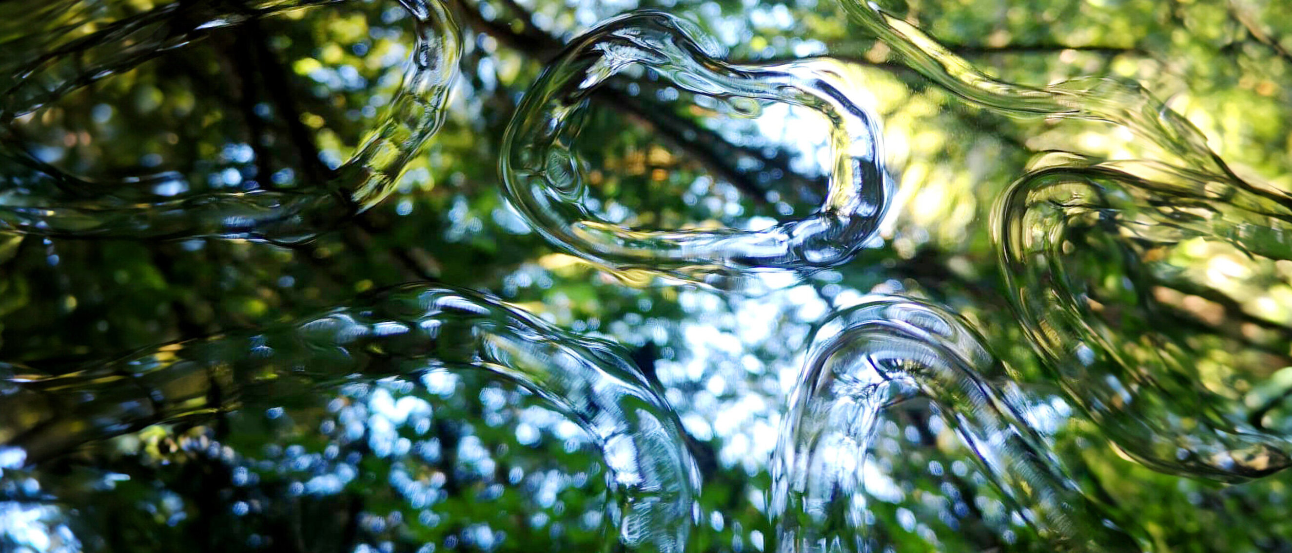 Tokyo Stainless Grinding's Craftsmanship on Display Exemplary polished metal surface by Tokyo Stainless Grinding.